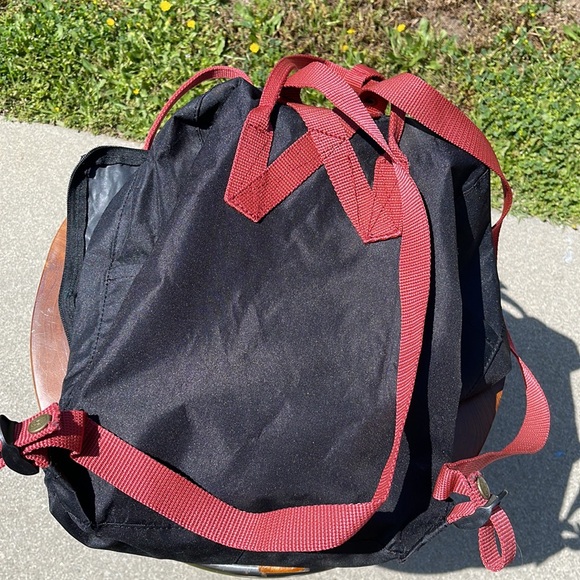 Fjallraven Kanken - Picture 3 of 9